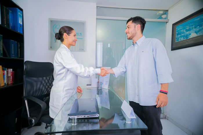 dra-ronmy-mendez-paciente-blefaroplastia